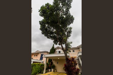 Casa de condomínio à venda com 182m², 5 quartos e 2 vagasEntrada