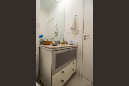 Casa de condomínio à venda com 182m², 5 quartos e 2 vagasBanheiro 2