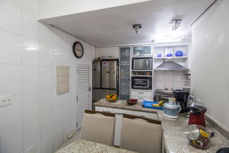 Casa de condomínio à venda com 182m², 5 quartos e 2 vagasCozinha