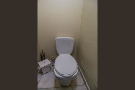 Casa de condomínio à venda com 182m², 5 quartos e 2 vagasLavabo