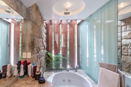 Casa à venda com 600m², 4 quartos e sem vagaBanheiro Suíte 1