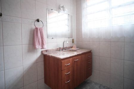 Casa à venda com 190m², 5 quartos e 4 vagasBanheiro 1