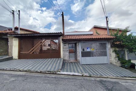 Casa à venda com 190m², 5 quartos e 4 vagas Casa à venda com 190m², 5 quartos e 4 vagasFachada