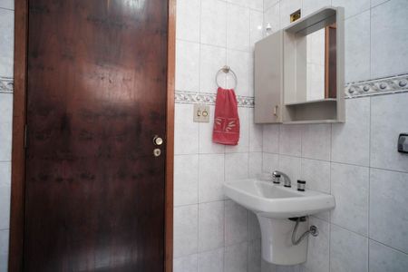 Casa à venda com 190m², 5 quartos e 4 vagasBanheiro 2