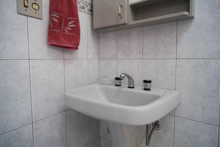 Casa à venda com 190m², 5 quartos e 4 vagasBanheiro 2