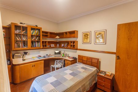 Casa à venda com 337m², 4 quartos e 4 vagasQuarto 3 no 2° Pavimento