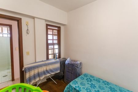 Casa à venda com 337m², 4 quartos e 4 vagasQuarto de Serviço no 3° Pavimento