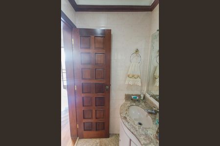 Casa à venda com 337m², 4 quartos e 4 vagasLavabo na Sala 1