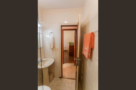 Casa à venda com 337m², 4 quartos e 4 vagasBanheiro de Serviço no 3° Pavimento