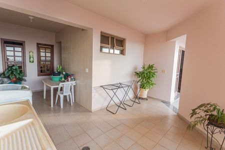 Casa à venda com 337m², 4 quartos e 4 vagasÁrea de Serviço no 3° Pavimento