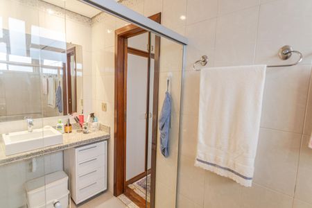 Casa à venda com 337m², 4 quartos e 4 vagasBanheiro da Suíte no 2° Pavimento