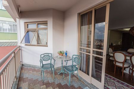 Casa à venda com 337m², 4 quartos e 4 vagasVaranda da Sala 1