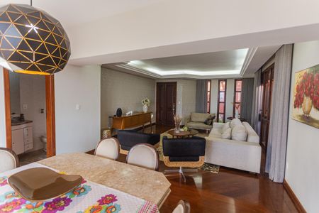 Casa à venda com 337m², 4 quartos e 4 vagasSala 1