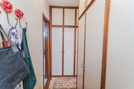 Casa à venda com 337m², 4 quartos e 4 vagasCloset da Suíte no 2° Pavimento