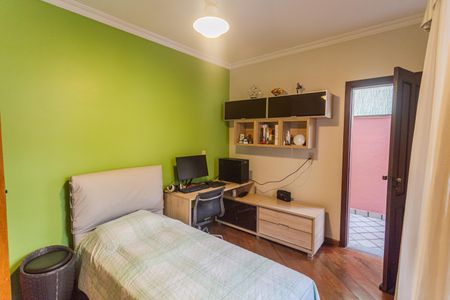 Casa à venda com 337m², 4 quartos e 4 vagasQuarto 4 no 2° Pavimento