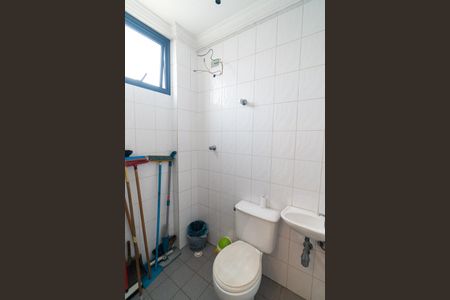 Apartamento à venda com 180m², 3 quartos e 4 vagas Apartamento à venda com 180m², 3 quartos e 4 vagasBanheiro de serviço