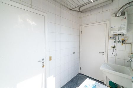 Apartamento à venda com 180m², 3 quartos e 4 vagas Apartamento à venda com 180m², 3 quartos e 4 vagasLavanderia