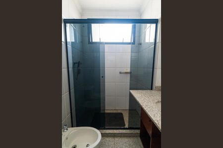Apartamento à venda com 180m², 3 quartos e 4 vagas Apartamento à venda com 180m², 3 quartos e 4 vagasBanheiro da Suíte 1 Detalhe