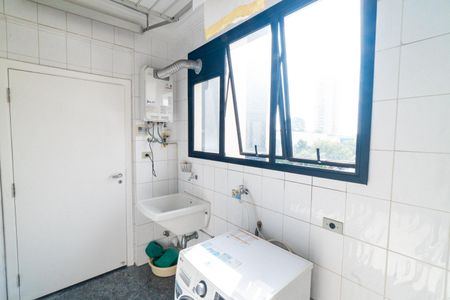 Apartamento à venda com 180m², 3 quartos e 4 vagas Apartamento à venda com 180m², 3 quartos e 4 vagasLavanderia