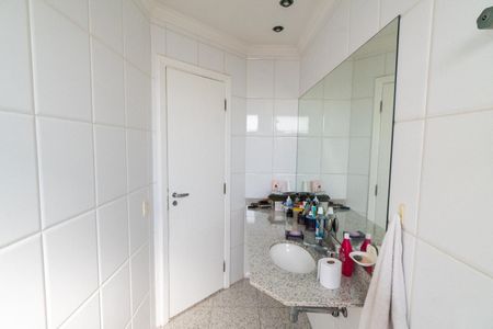 Apartamento à venda com 180m², 3 quartos e 4 vagas Apartamento à venda com 180m², 3 quartos e 4 vagasBanheiro da Suíte 3
