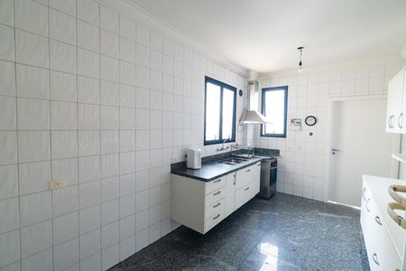 Apartamento à venda com 180m², 3 quartos e 4 vagas Apartamento à venda com 180m², 3 quartos e 4 vagasCozinha