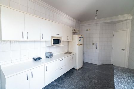 Apartamento à venda com 180m², 3 quartos e 4 vagas Apartamento à venda com 180m², 3 quartos e 4 vagasCozinha