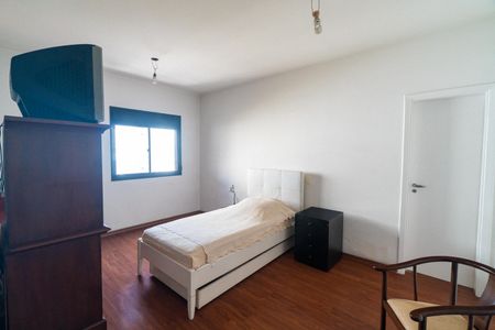 Apartamento à venda com 180m², 3 quartos e 4 vagas Apartamento à venda com 180m², 3 quartos e 4 vagasSuite 1