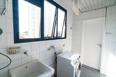 Apartamento à venda com 180m², 3 quartos e 4 vagas Apartamento à venda com 180m², 3 quartos e 4 vagasLavanderia
