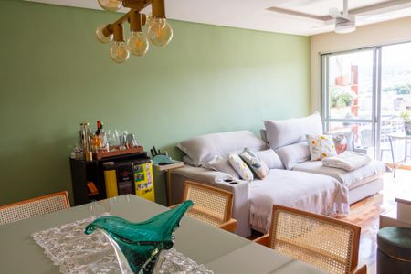 Apartamento à venda com 78m², 3 quartos e 1 vaga Apartamento à venda com 78m², 3 quartos e 1 vagaSala