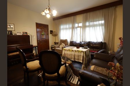 Casa à venda com 177m², 3 quartos e 4 vagasSala