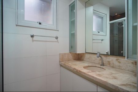 Casa de condomínio à venda com 80m², 2 quartos e 2 vagasBanheiro