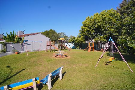 Casa de condomínio à venda com 80m², 2 quartos e 2 vagasÁrea comum - Playground