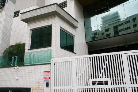 Apartamento para alugar com 85m², 2 quartos e 1 vaga Apartamento para alugar com 85m², 2 quartos e 1 vagaFachada e portaria