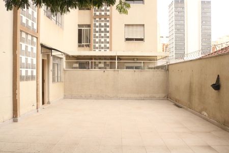 Apartamento para alugar com 150m², 3 quartos e 1 vagaVaranda