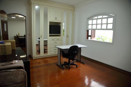 Casa à venda com 650m², 4 quartos e 6 vagasSuíte 1