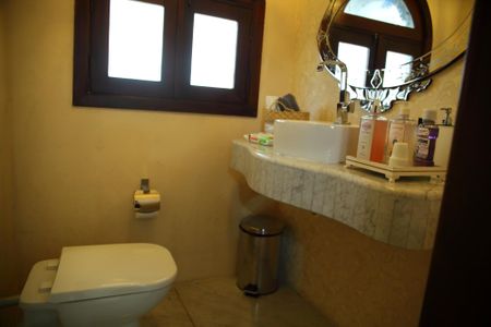 Casa à venda com 650m², 4 quartos e 6 vagasBanheiro de Serviço