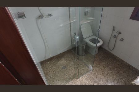 Casa à venda com 650m², 4 quartos e 6 vagasBanheiro/Suíte 3