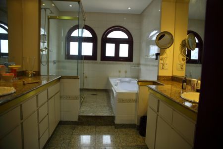 Casa à venda com 650m², 4 quartos e 6 vagasBanheiro/Suíte 4