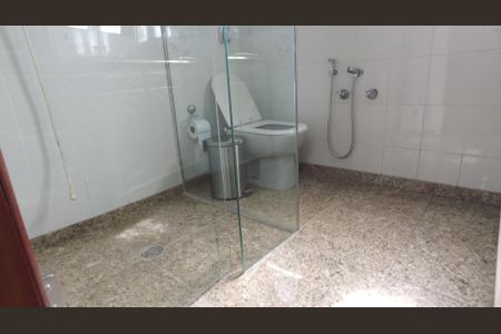 Casa à venda com 650m², 4 quartos e 6 vagasBanheiro/Suíte 3