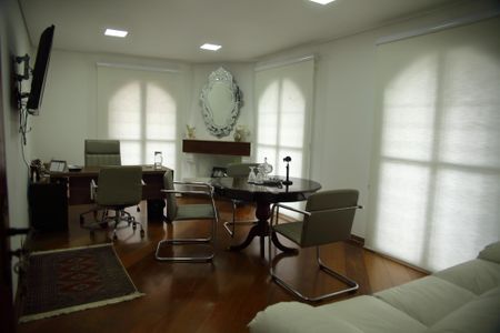 Casa à venda com 650m², 4 quartos e 6 vagasSuíte 4