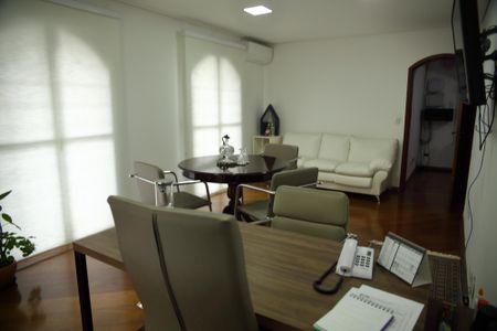 Casa à venda com 650m², 4 quartos e 6 vagasSuíte 4