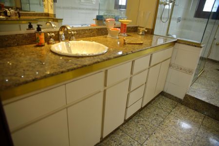 Casa à venda com 650m², 4 quartos e 6 vagasBanheiro/Suíte 4