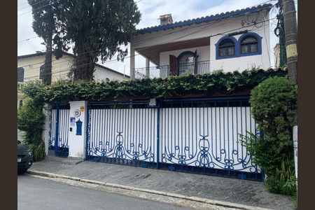 Casa à venda com 650m², 4 quartos e 6 vagas Casa à venda com 650m², 4 quartos e 6 vagasFachada do imóvel