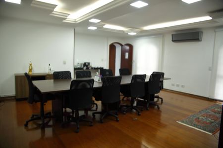 Casa à venda com 650m², 4 quartos e 6 vagasSala II