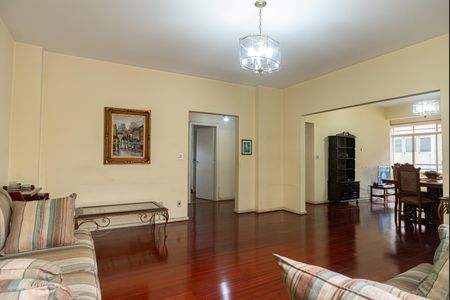 Apartamento à venda com 188m², 3 quartos e 2 vagas Apartamento à venda com 188m², 3 quartos e 2 vagasSala