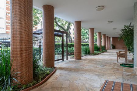 Apartamento à venda com 188m², 3 quartos e 2 vagas Apartamento à venda com 188m², 3 quartos e 2 vagasÁrea comum - Entrada do Edifício