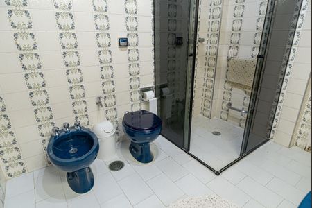 Apartamento à venda com 188m², 3 quartos e 2 vagas Apartamento à venda com 188m², 3 quartos e 2 vagasBanheiro 1