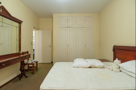 Apartamento à venda com 188m², 3 quartos e 2 vagas Apartamento à venda com 188m², 3 quartos e 2 vagasQuarto 3