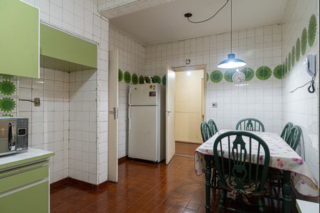 Apartamento à venda com 188m², 3 quartos e 2 vagas Apartamento à venda com 188m², 3 quartos e 2 vagasCozinha