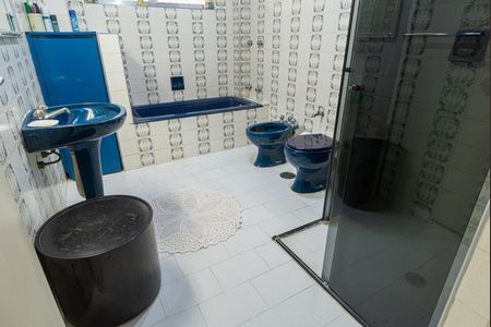 Apartamento à venda com 188m², 3 quartos e 2 vagas Apartamento à venda com 188m², 3 quartos e 2 vagasBanheiro 1